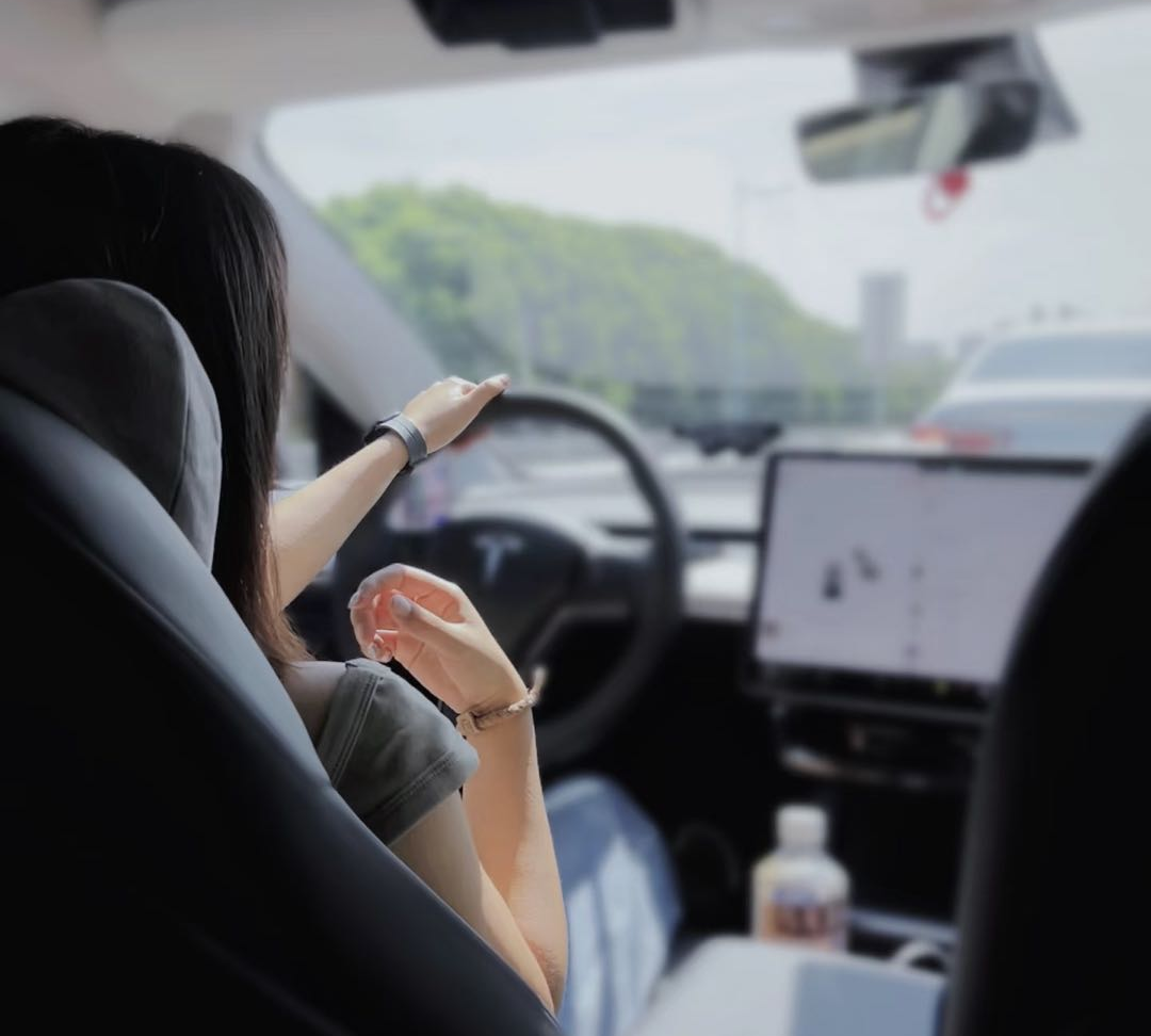 好喜欢和她一起去自驾话题封面图