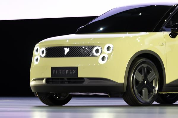 firefly萤火虫 2025款 发光版厂商_基本信息图