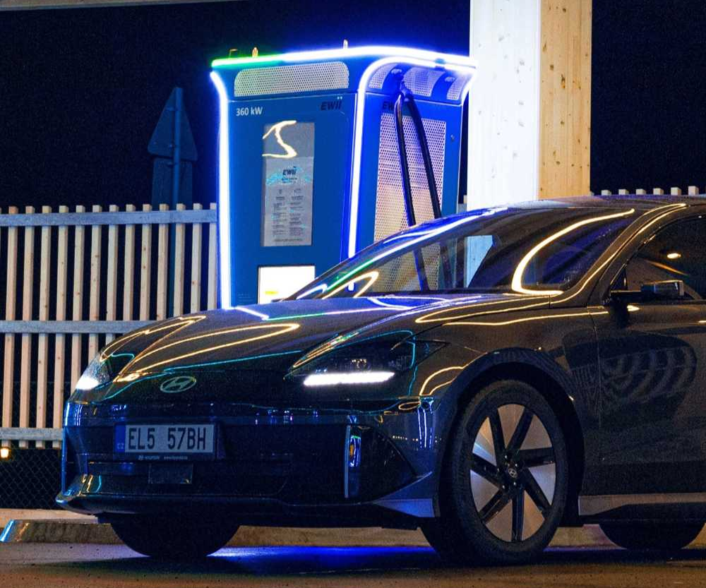 服务区充电实录话题封面图