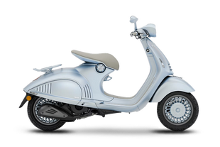 Vespa 946