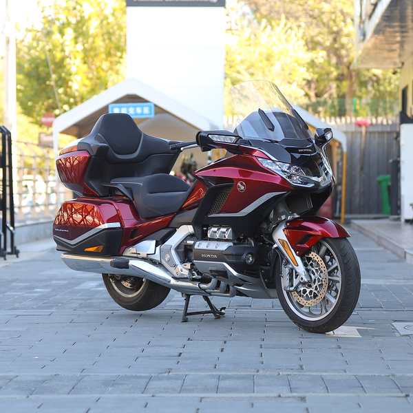 本田 GL1800 GOLD WING TOUR 2023款 AIRBAG DCT/ABS版级别_基本信息图