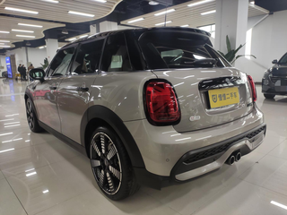 不容小觑的钢炮MINI-COOPER S图4