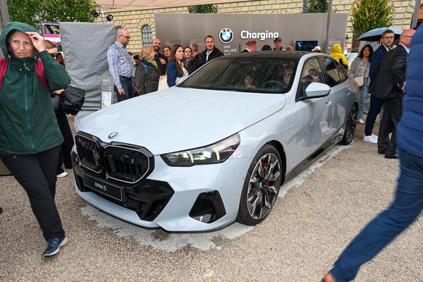 宝马i5(进口) 2026款 M60 xDrive厂商_基本信息图