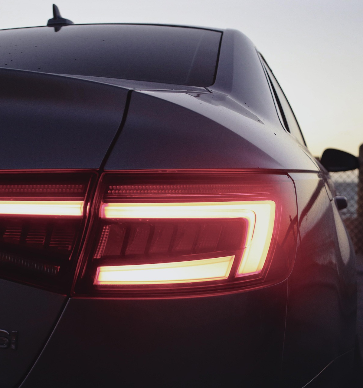 最美尾灯瞬间话题封面图