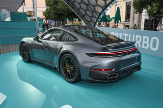 新车 | 272.8万元起，新款保时捷911 Turbo S将在进博会进行国内首秀图2