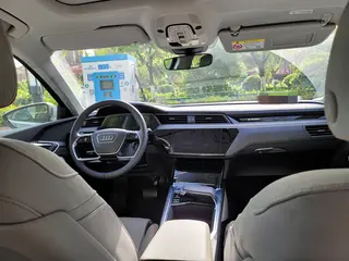 2021款奥迪e-tron 50 quattro 尊享型 图 0