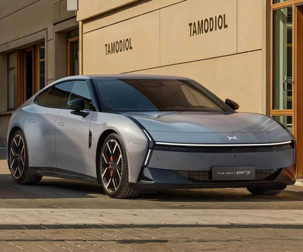 被全新小鹏P7帅到了话题封面图