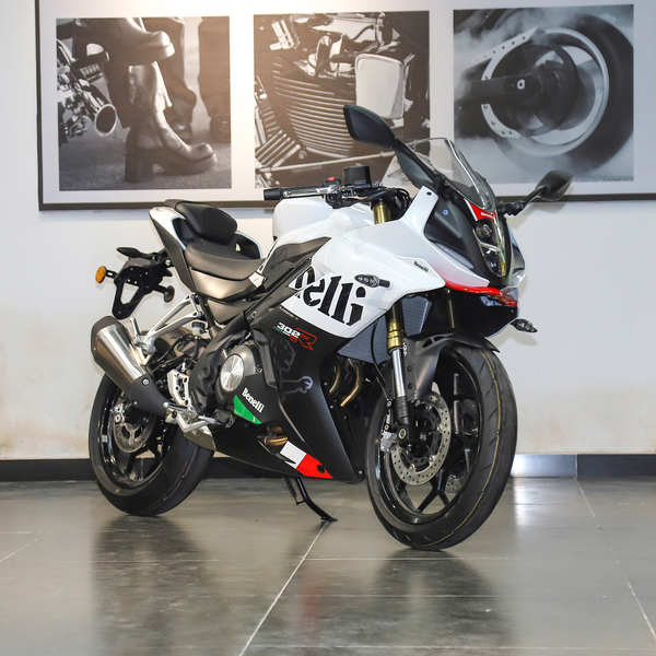 贝纳利 龙卷风Tornado302 2022款 标准版厂商_基本信息图