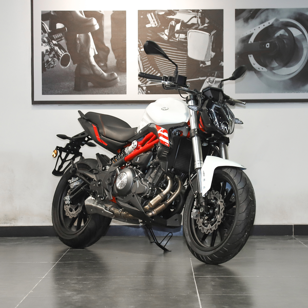 贝纳利 蓝宝龙302S 2021款 标准版厂商_基本信息图