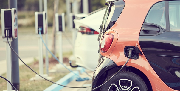 10万以内，要不要买新能源话题封面图