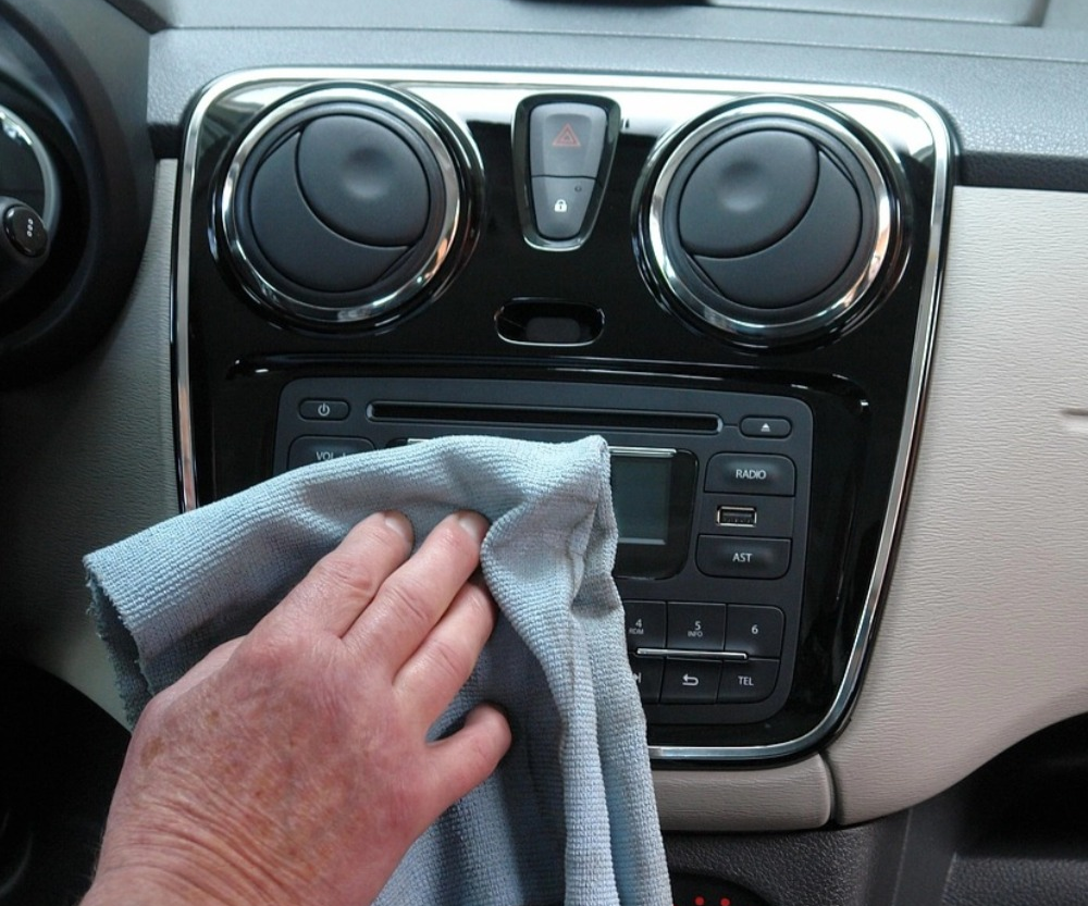 车内如何快速降温话题封面图