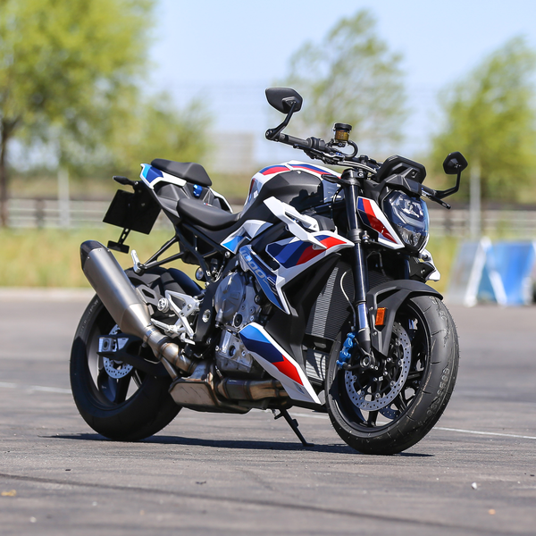 宝马 M 1000 R 2023款 M运动版级别_基本信息图