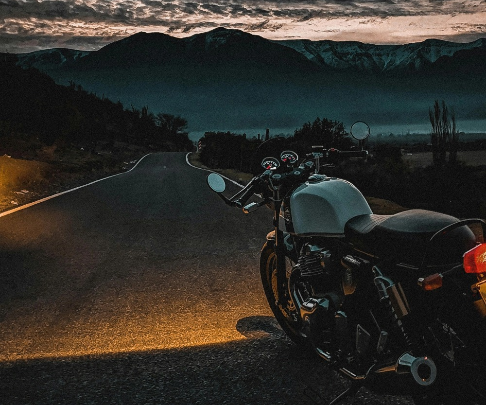 一张图证明你有摩托车话题封面图