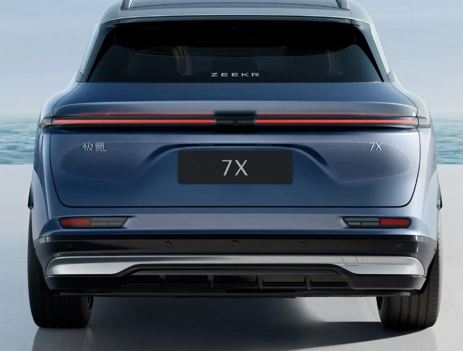 锐评新款极氪7X话题封面图
