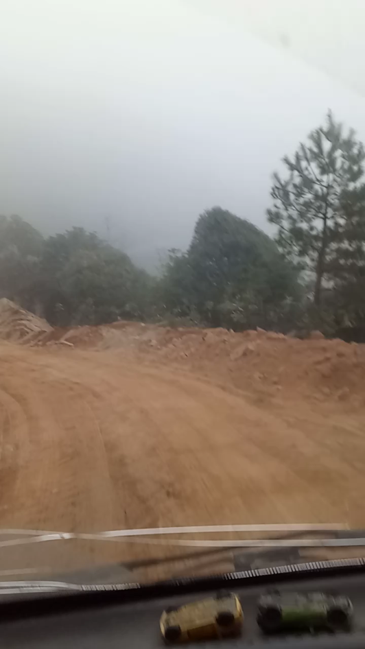 超级陡的矿山路视频1