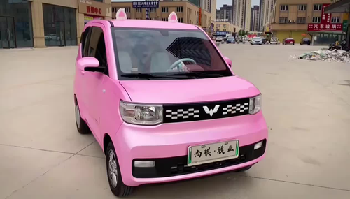 五菱宏光mini粉色跑车图片