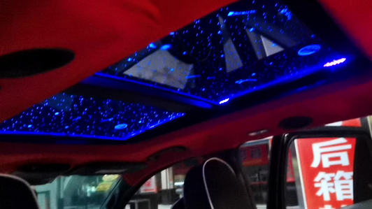福特撼路者安装天窗星空膜上车效果，支持爆闪模式   亮度调节6936532007900054024视频
