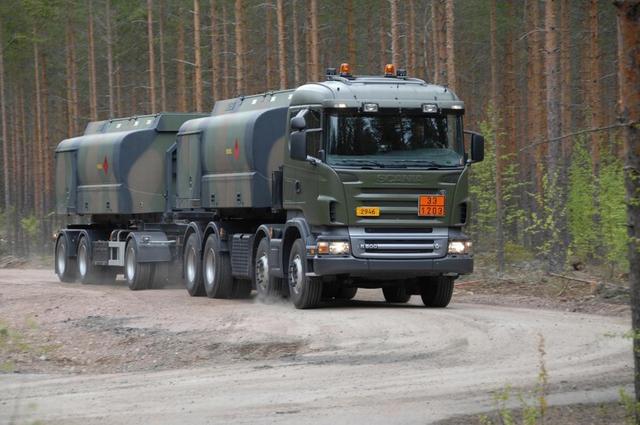 斯堪尼亚6x6战术卡车图片